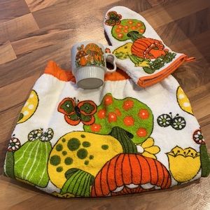 Trio of vintage mushroom decor.